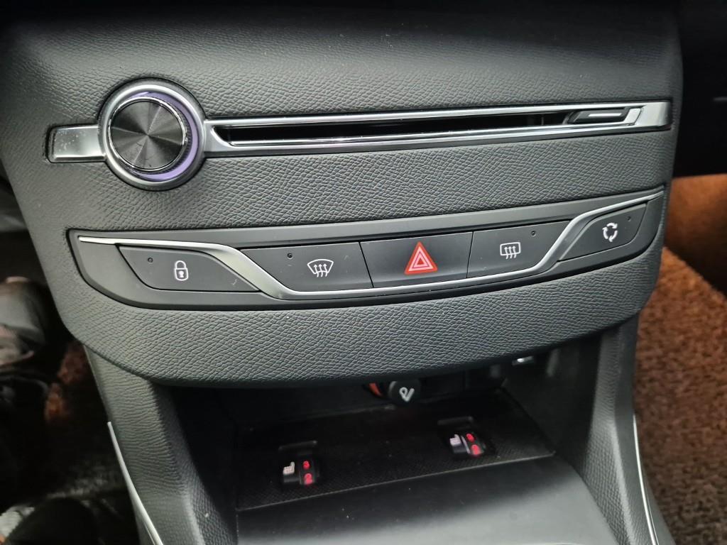 Peugeot 308 - Vista 10