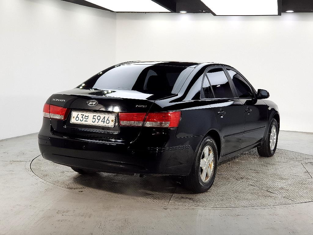 HYUNDAI Sonata - Vista 4