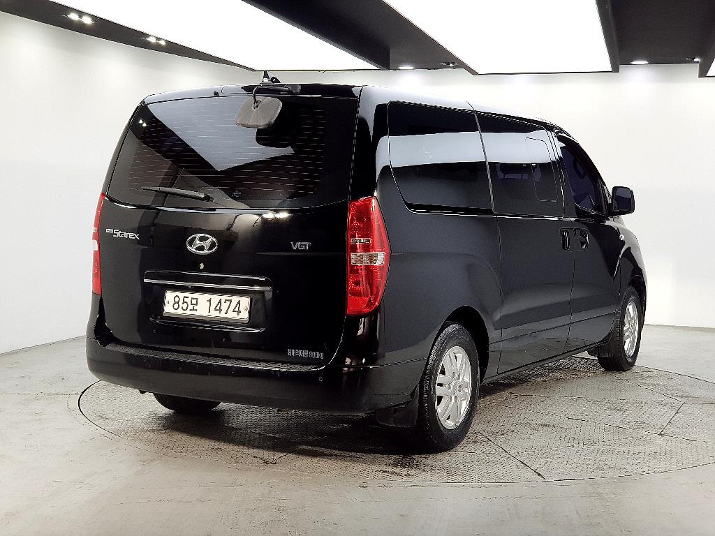 HYUNDAI Starex - Vista 4