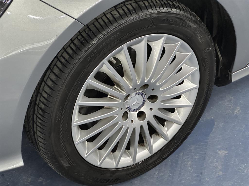 Mercedes Benz E class - Vista 5