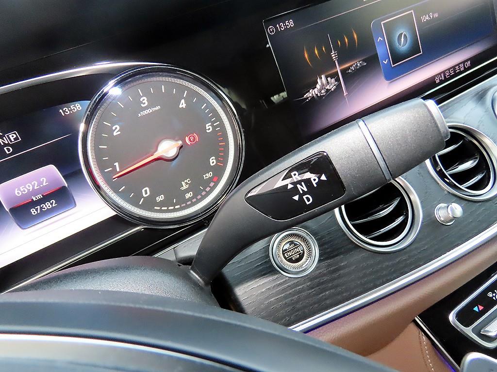 Mercedes Benz E class - Vista 11