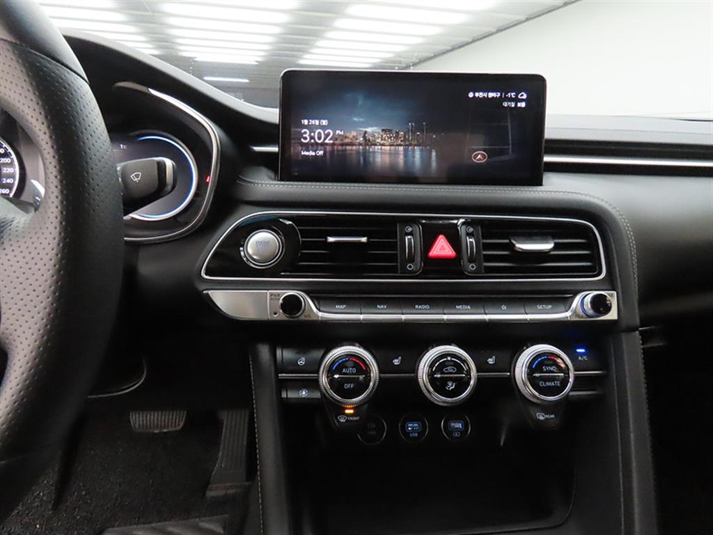 Genesis G70 - Vista 10