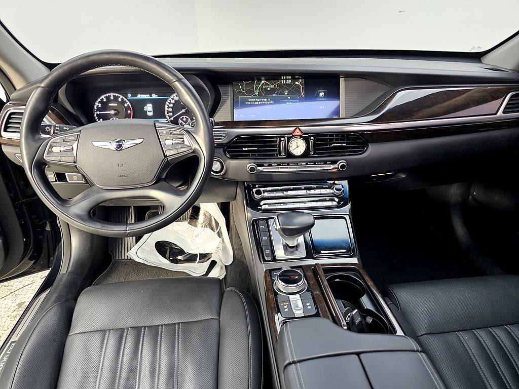 Genesis EQ900 - Vista 5