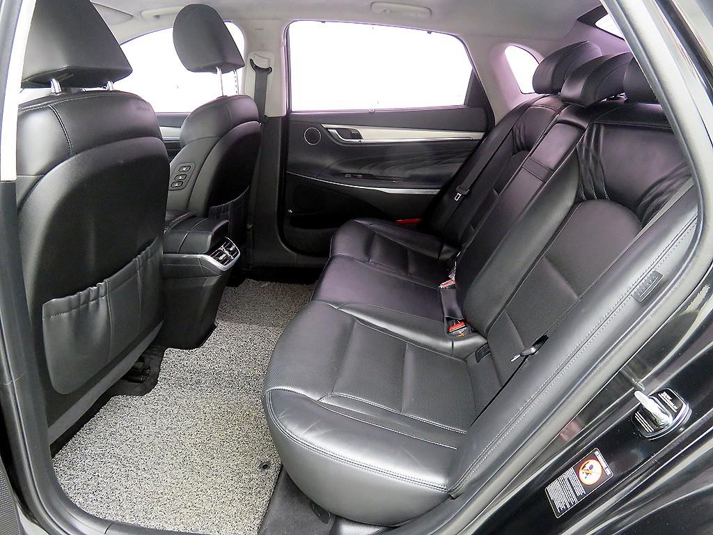 HYUNDAI Grandeur - Vista 7