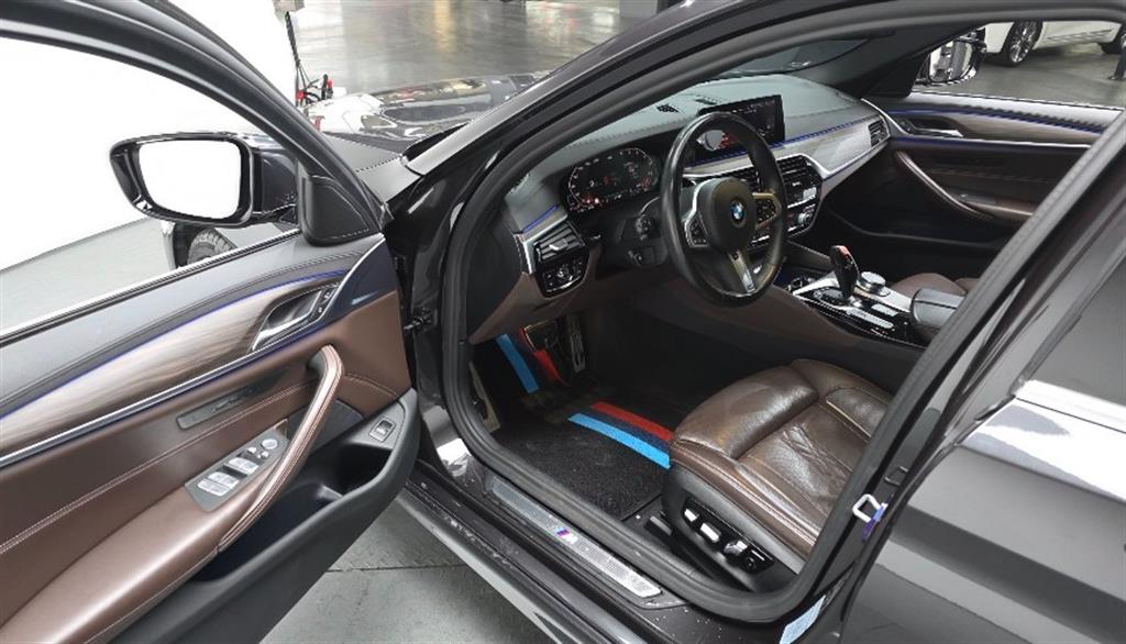 BMW 5 Series - Vista 11