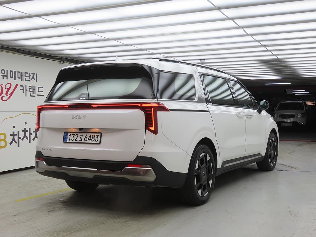 KIA Carnival - Vista 4