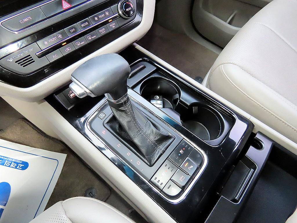 KIA Carnival - Vista 11