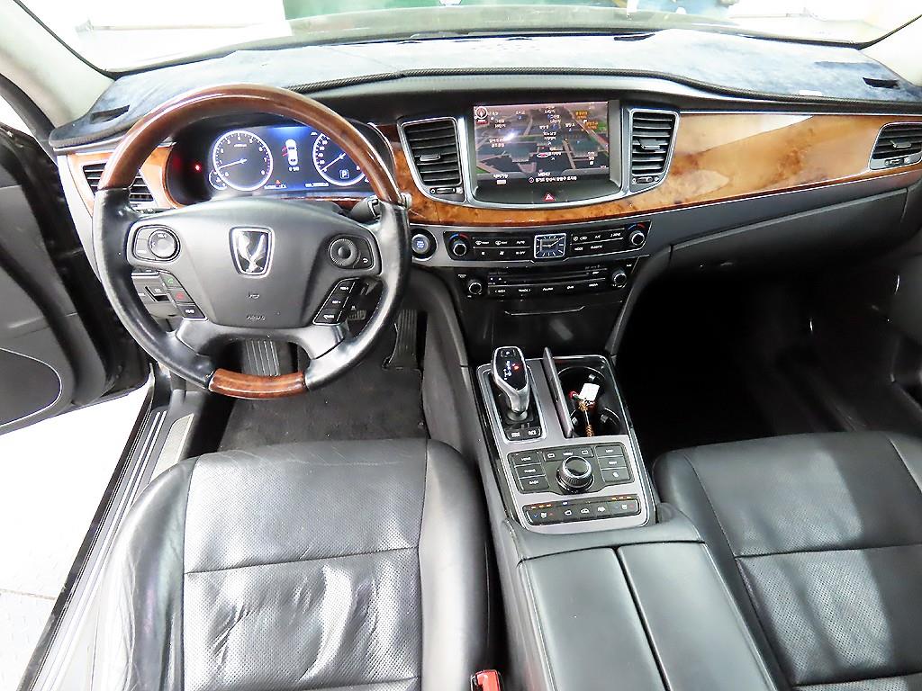 HYUNDAI Equus - Vista 7