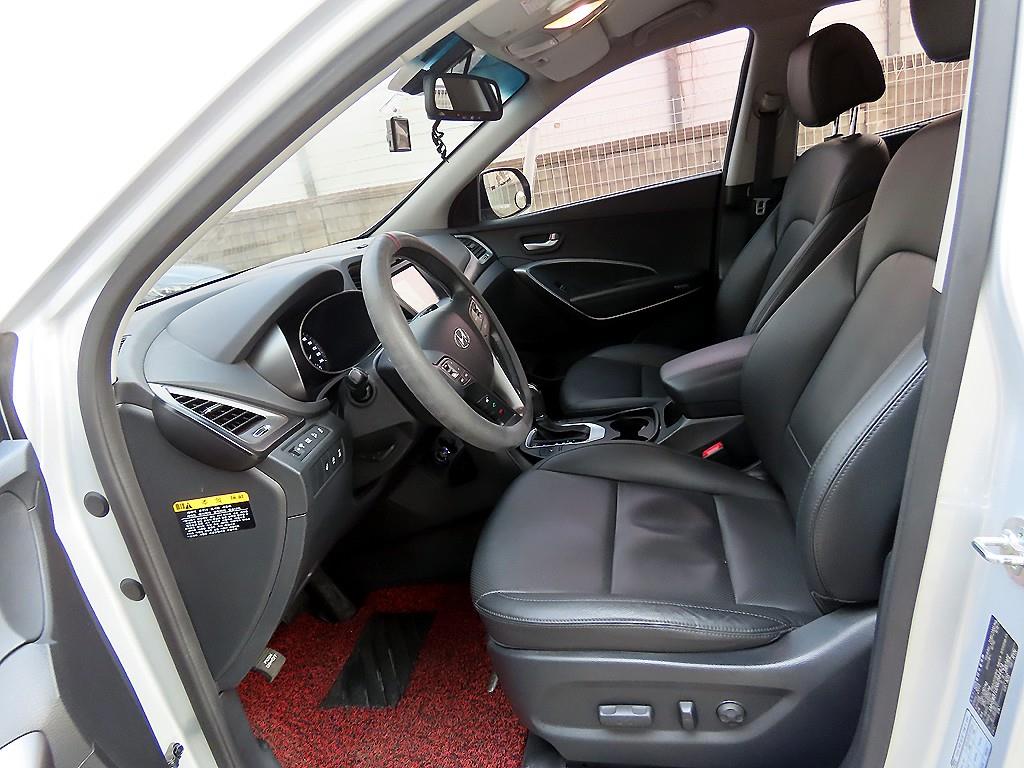 HYUNDAI Santa Fe - Vista 5
