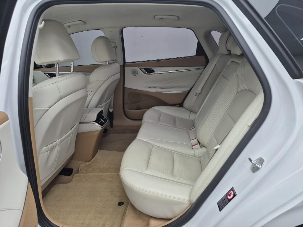 HYUNDAI Grandeur - Vista 11