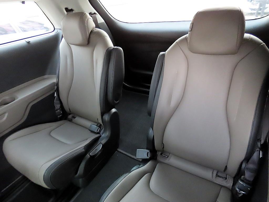 KIA Carnival - Vista 7