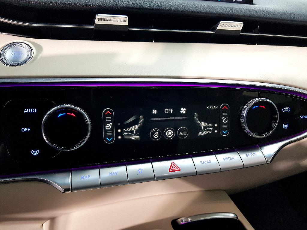 Genesis GV70 - Vista 11