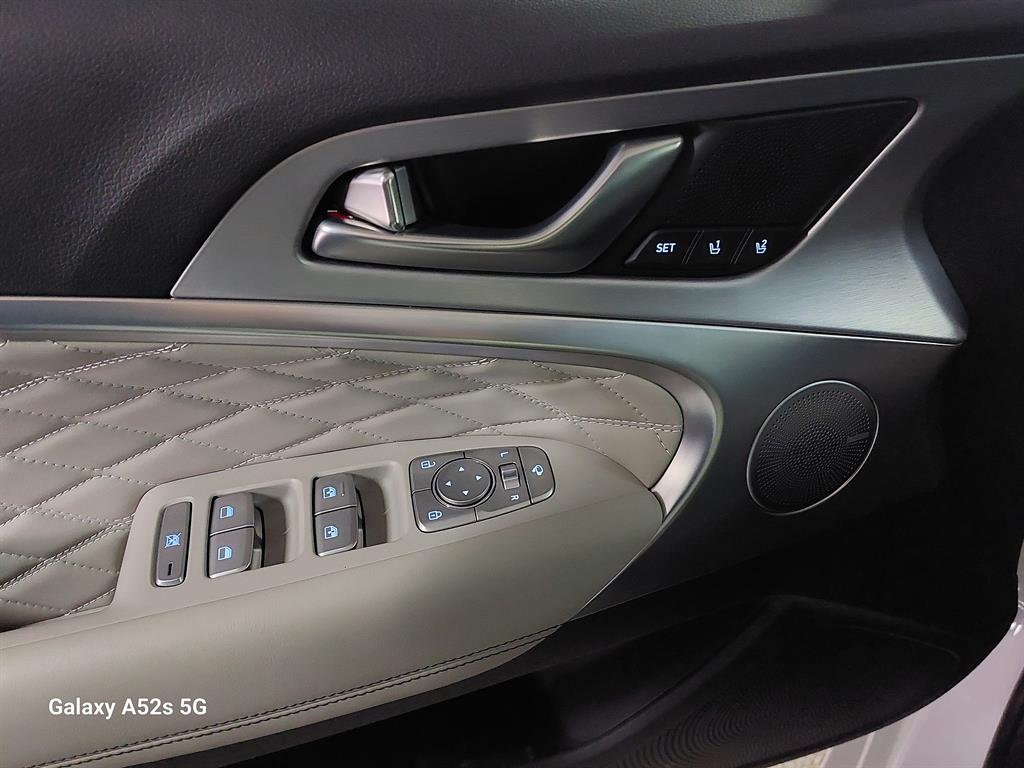 Genesis G70 - Vista 12