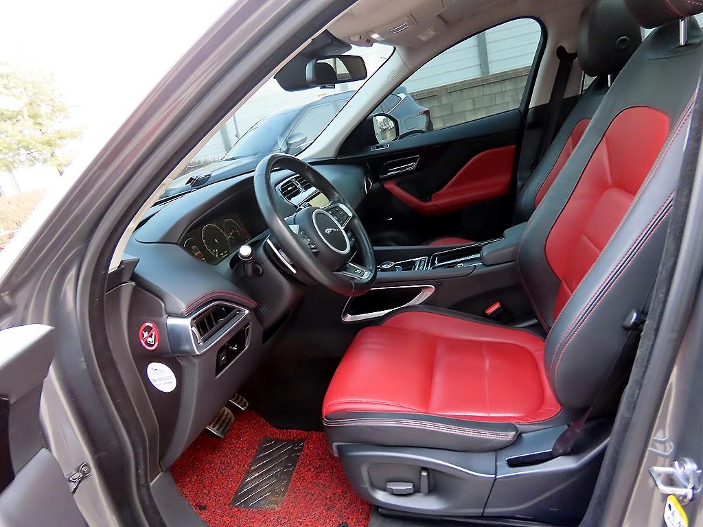 Jaguar F-PACE - Vista 5