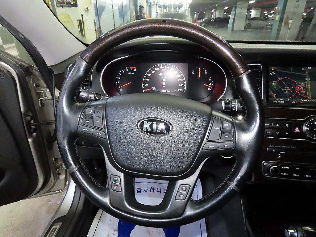 KIA K7 - Vista 8