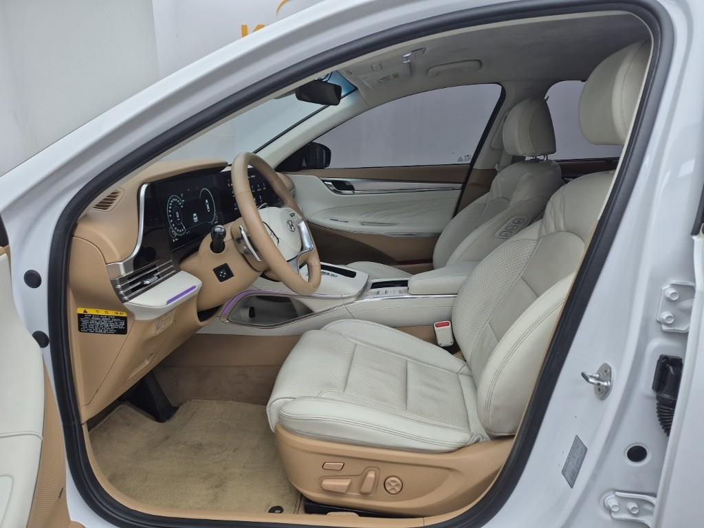 HYUNDAI Grandeur - Vista 10