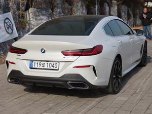 BMW 8 Series - Vista 6