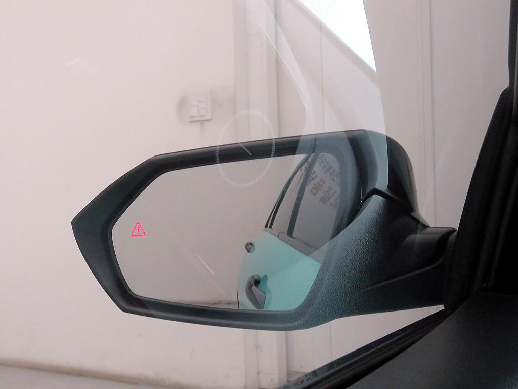 HYUNDAI Avante - Vista 5