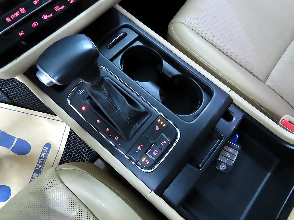 KIA Carnival - Vista 10