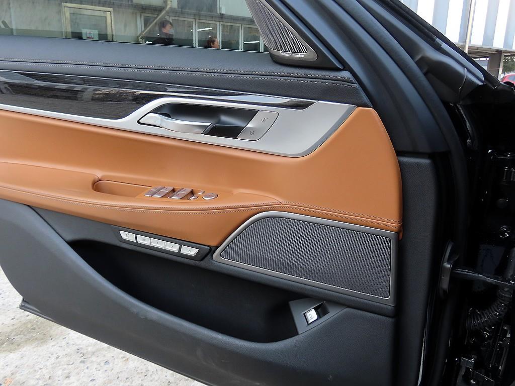 BMW 7 Series - Vista 12