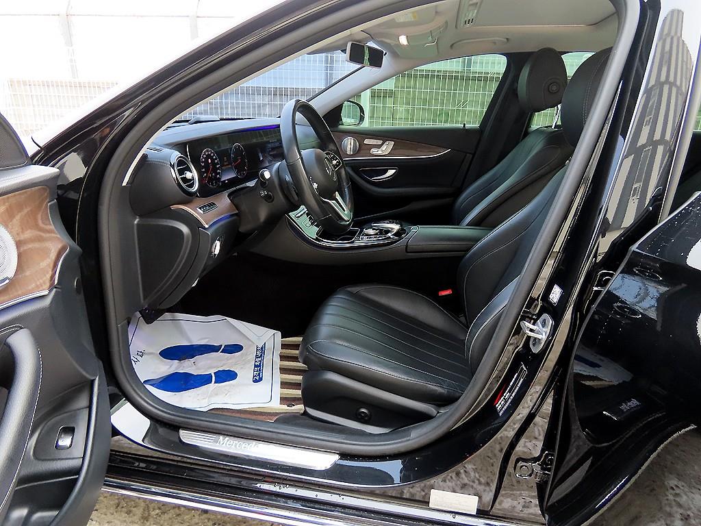 Mercedes Benz E class - Vista 5