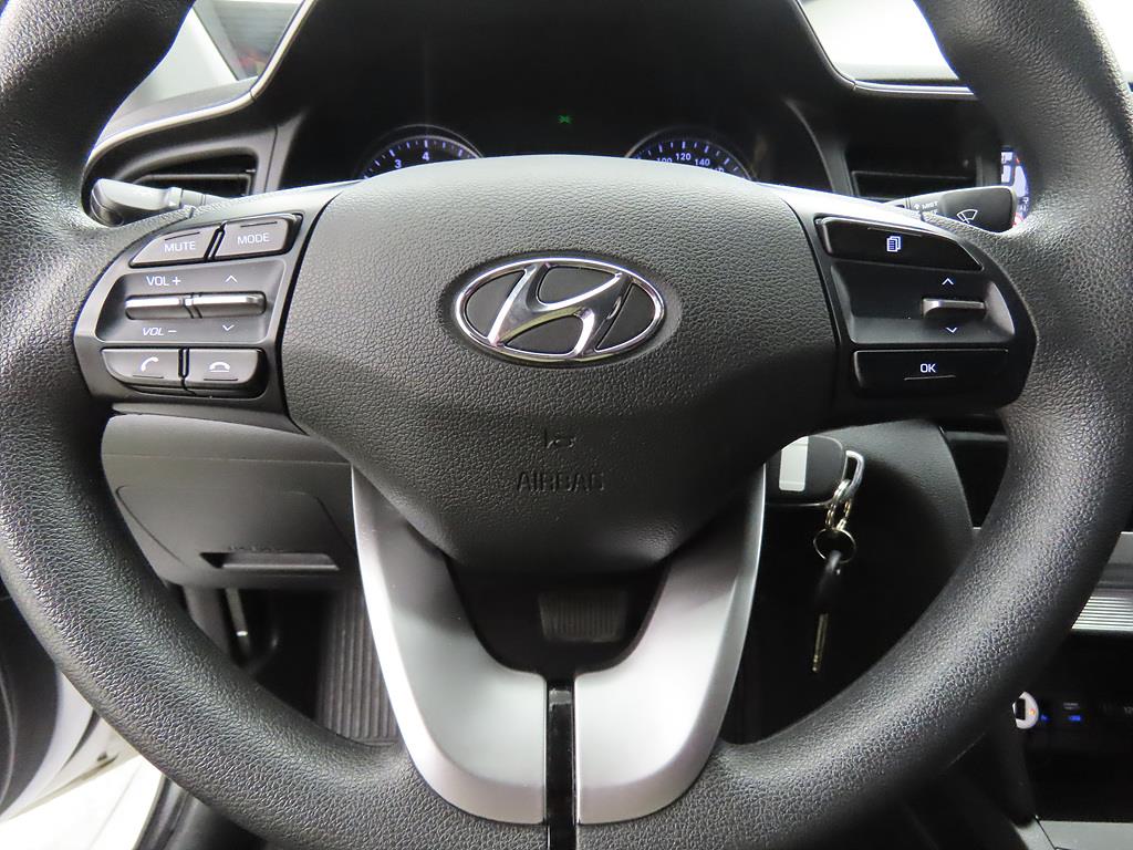 HYUNDAI Avante - Vista 10