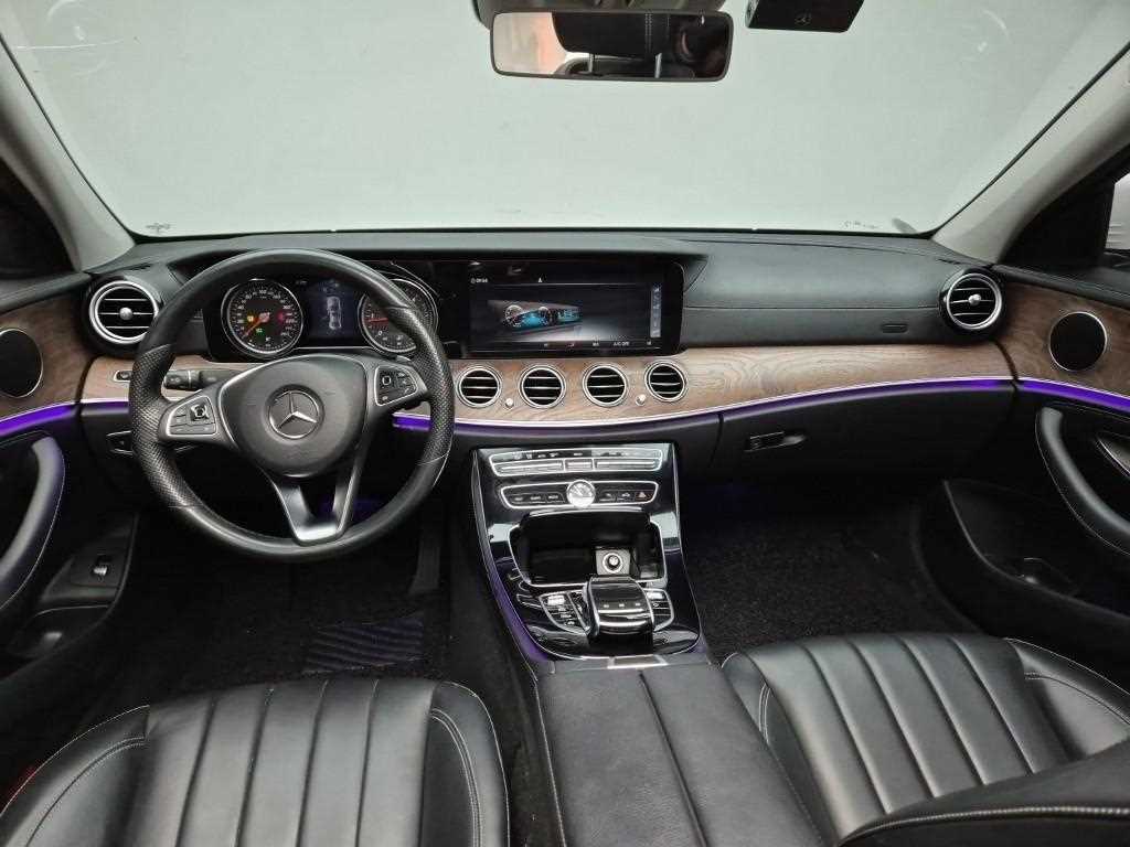 Mercedes Benz E class - Vista 7