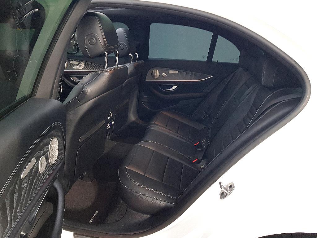 Mercedes Benz E class - Vista 9