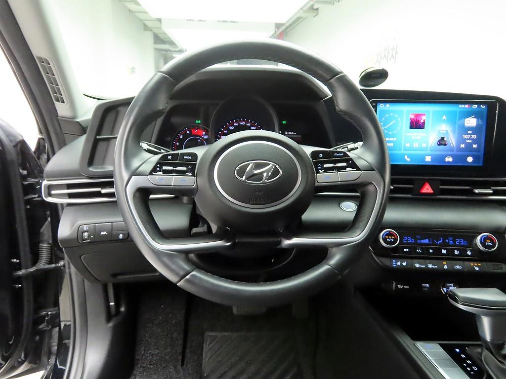 HYUNDAI Avante - Vista 8