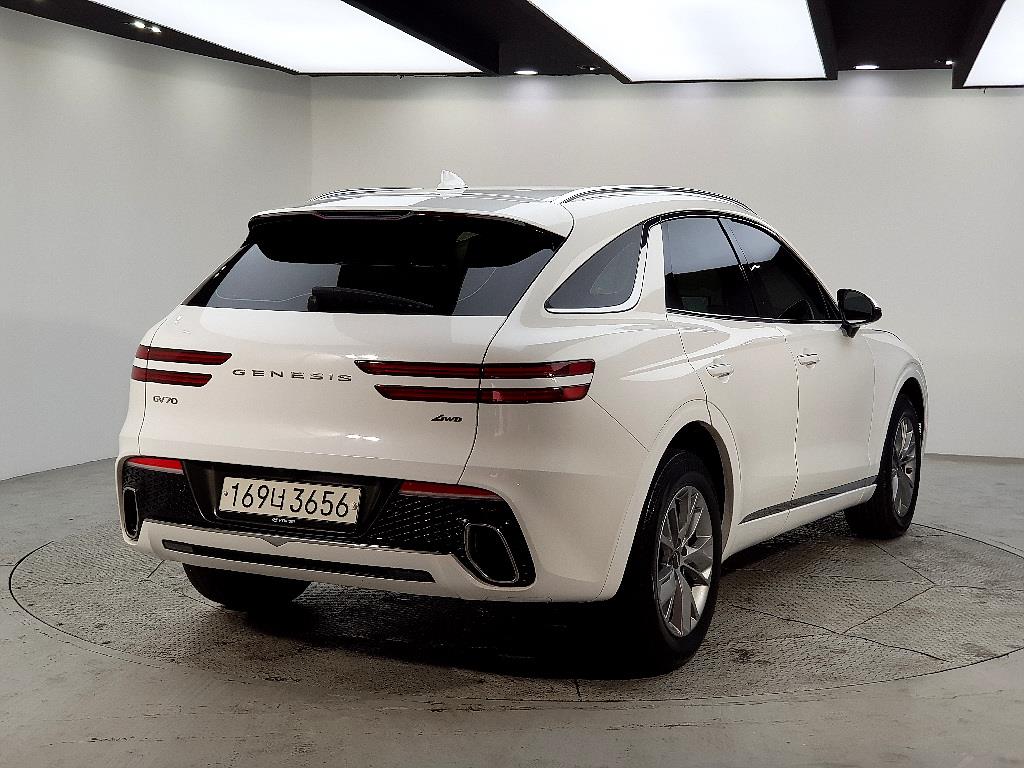 Genesis GV70 - Vista 4