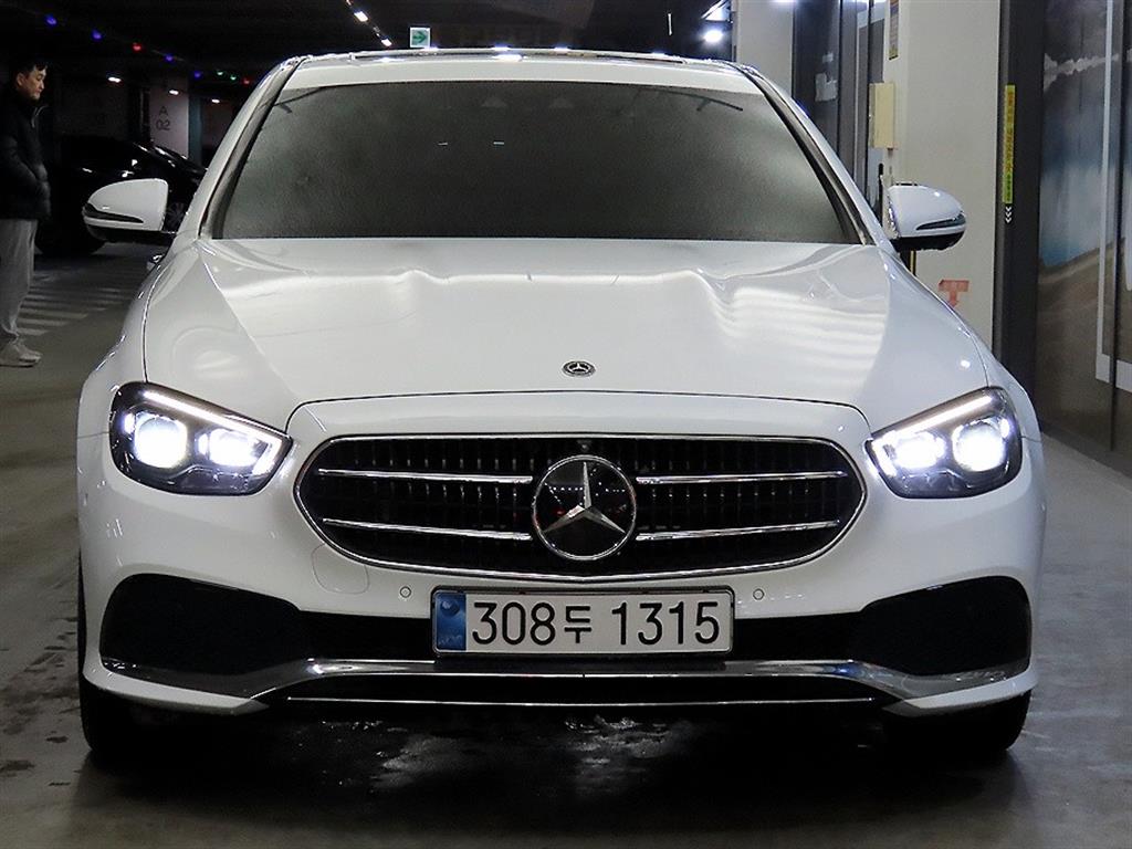 Mercedes Benz E class - Vista 2