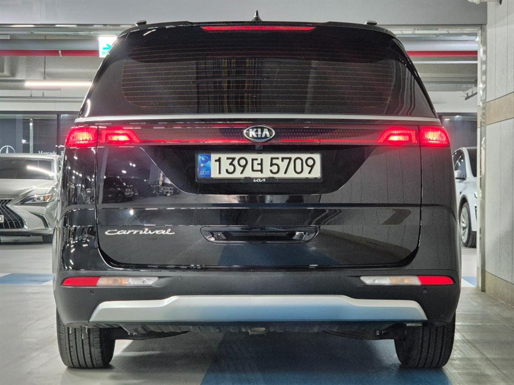 KIA Carnival - Vista 4