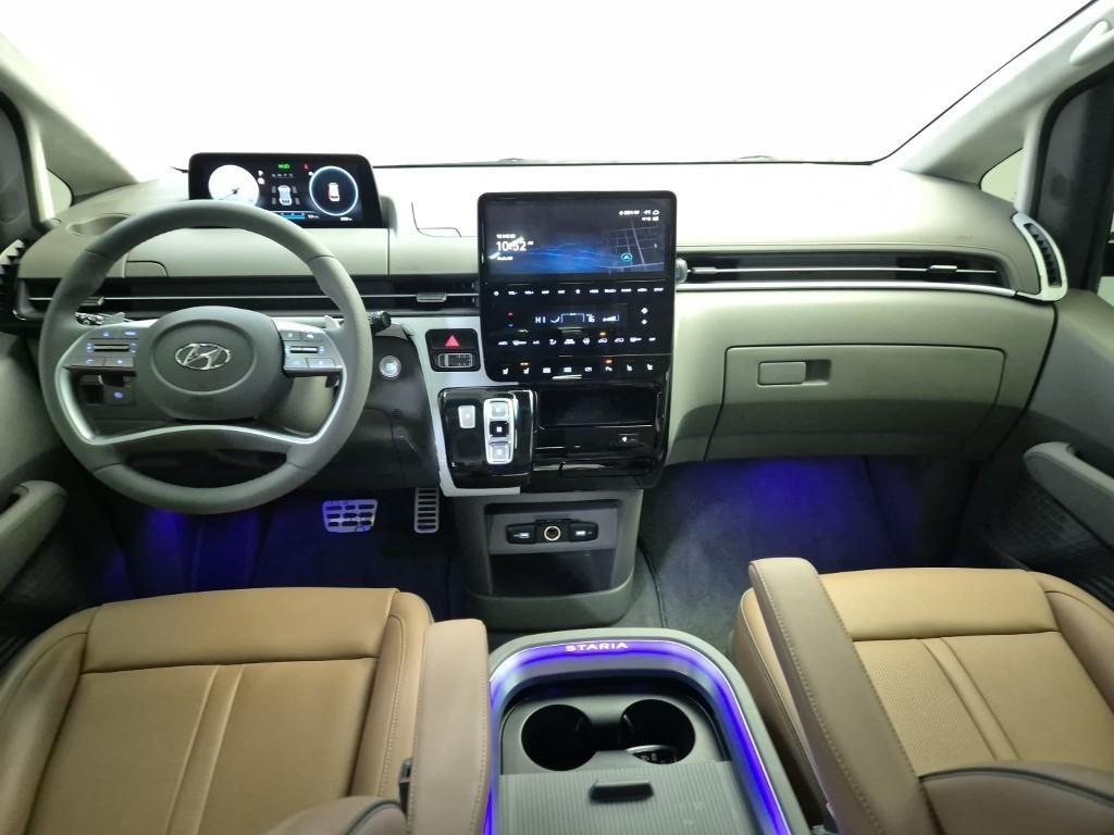 HYUNDAI Staria - Vista 7