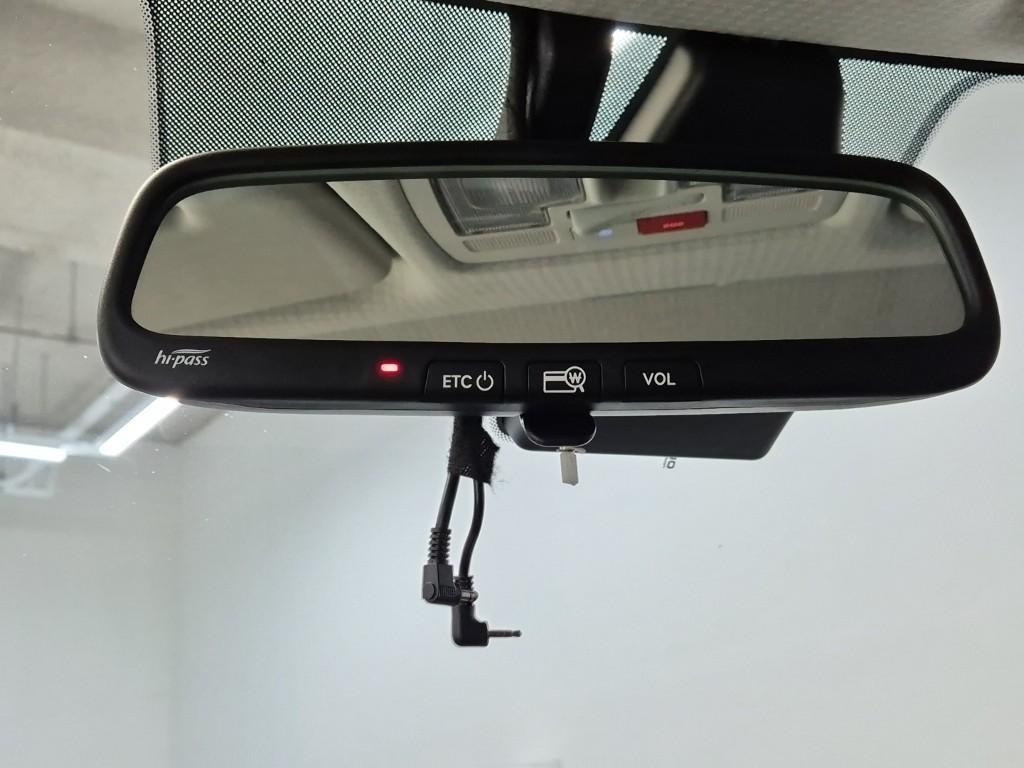 HYUNDAI Casper - Vista 10