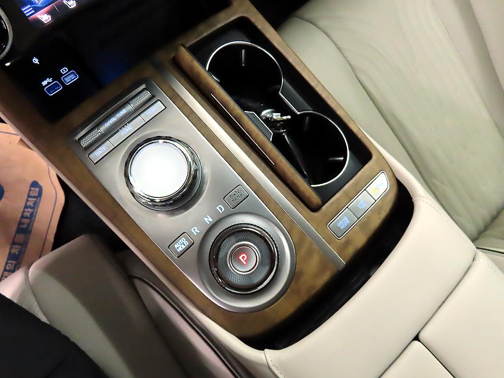 Genesis G80 - Vista 10