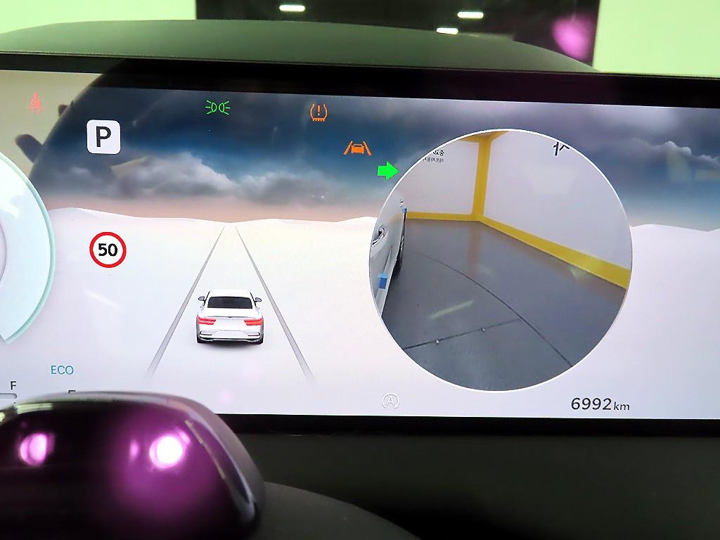 Genesis G80 - Vista 8