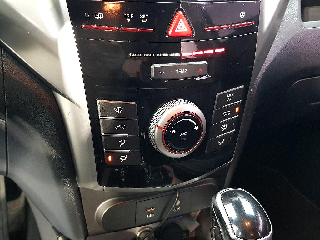 Ssangyong Tivoli 2015 Azul - Importación desde Corea - HF Imports Iquique - Foto 14