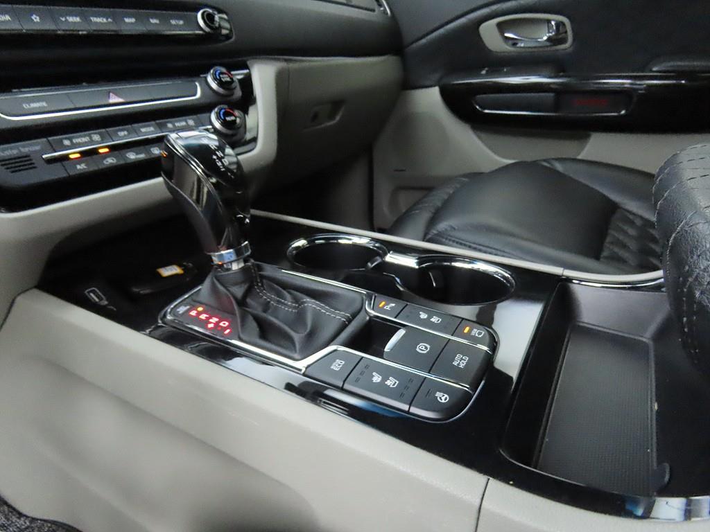 KIA Carnival - Vista 11