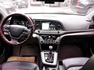 HYUNDAI Avante - Vista 10