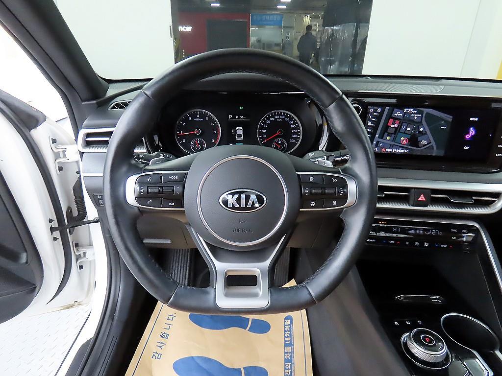 KIA K5 - Vista 9