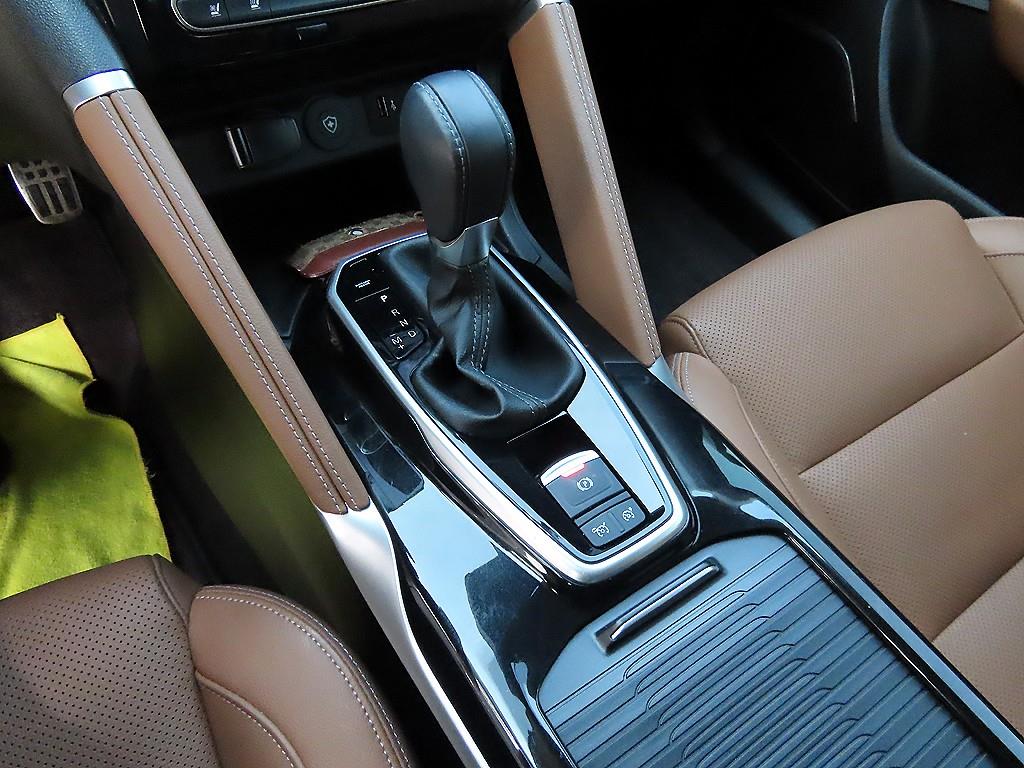 SAMSUNG QM6 - Vista 10