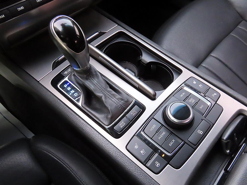 HYUNDAI Genesis - Vista 11