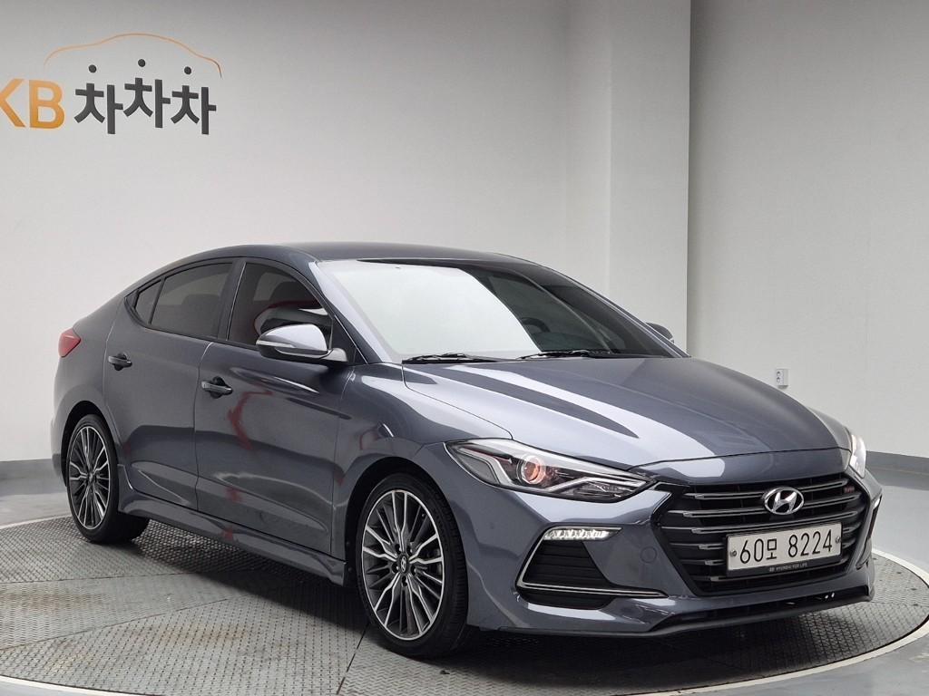 HYUNDAI Avante - Vista 4