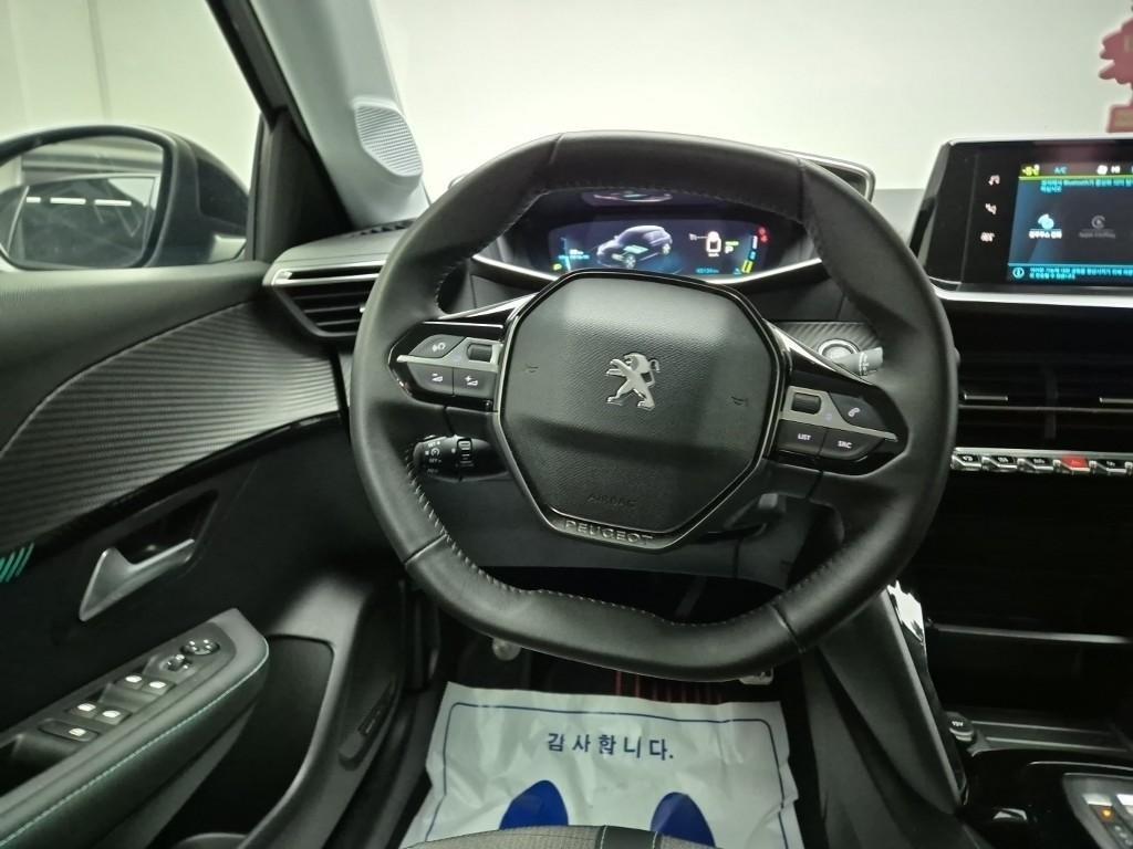 Peugeot 208 - Vista 9