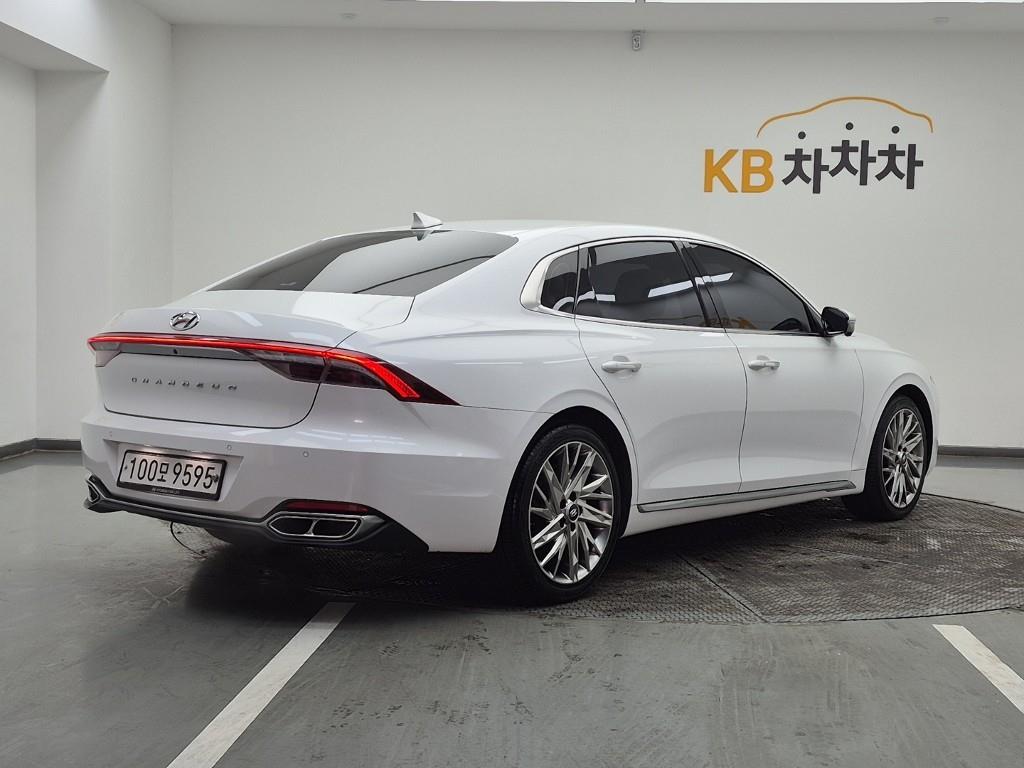 HYUNDAI Grandeur - Vista 4