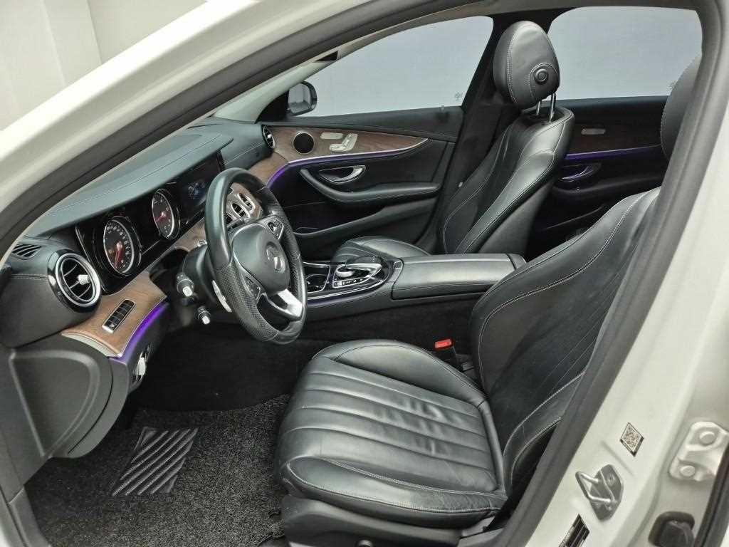 Mercedes Benz E class - Vista 11