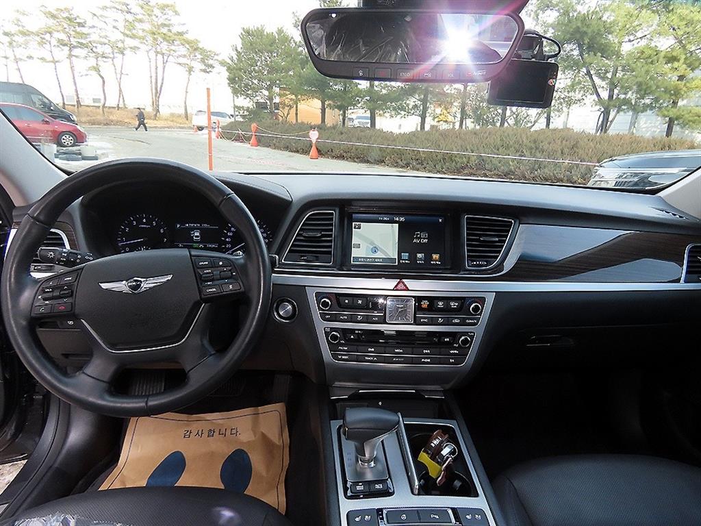 Genesis G80 - Vista 7