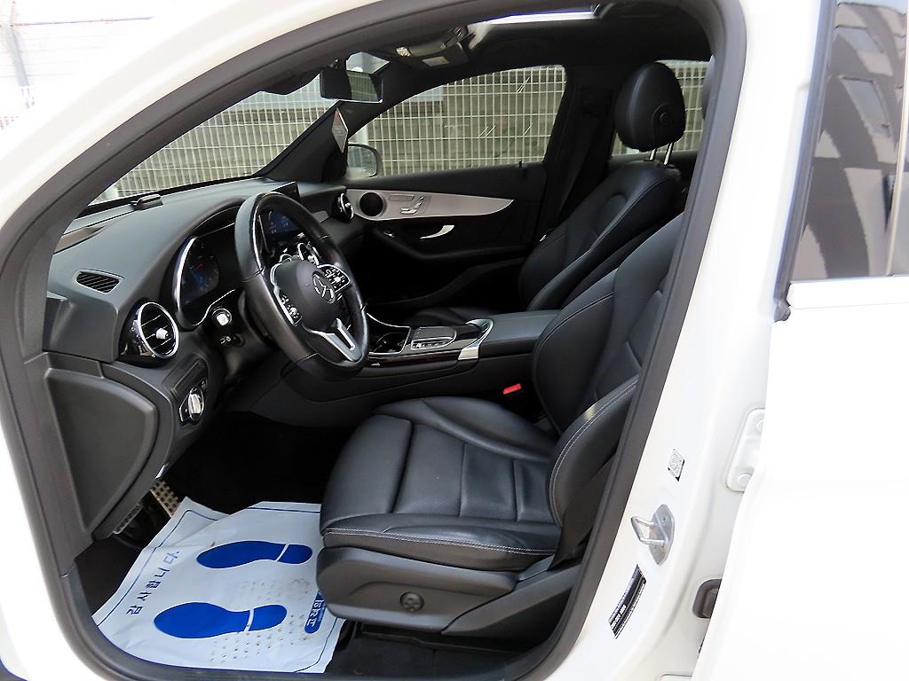 Mercedes Benz GLC Class - Vista 5