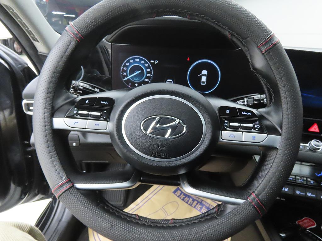 HYUNDAI Avante - Vista 7