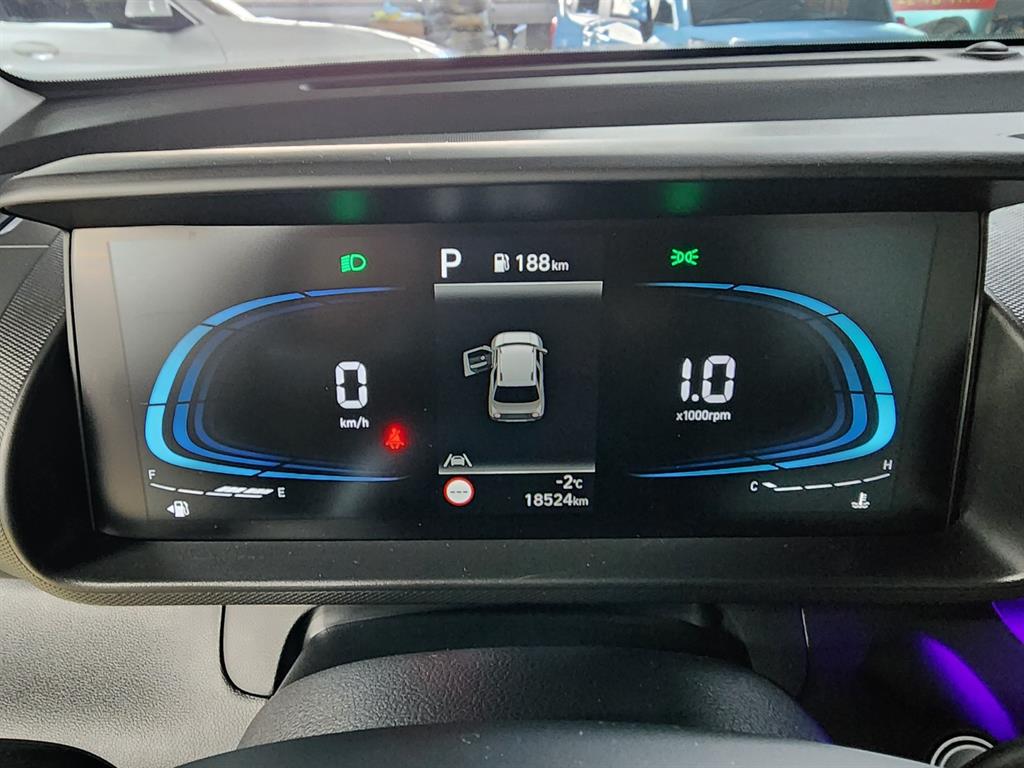 HYUNDAI Casper - Vista 10